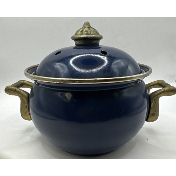Vintage Brass and Enamel Blue Garlic Candle Pot with Vented Lid Brass Handles - Picture 5 of 8